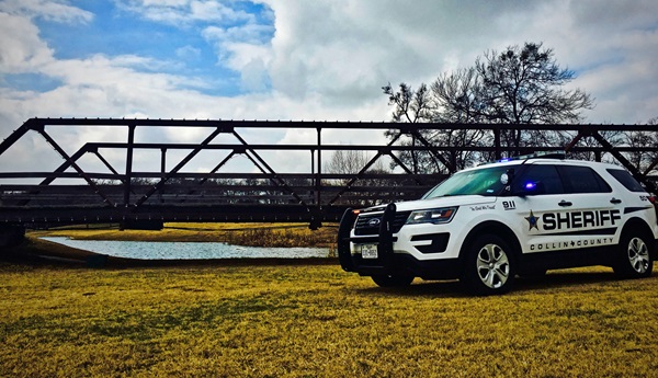 Sheriff's office Vehicle with Bridge
